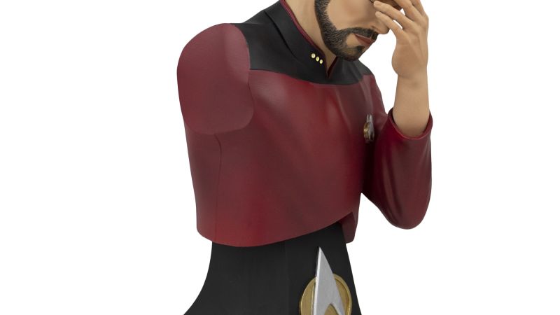 SDCC 2020 Riker Facepalm Bust 002