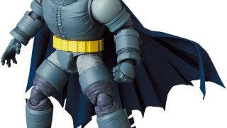 MAFEX Armored Batman 005