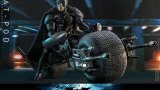 Hot Toys Dark Knight Rises Bat Pod Vehicle 001