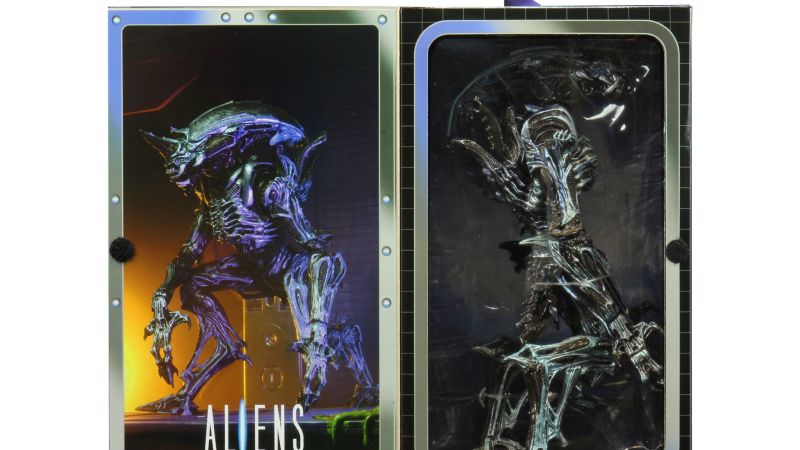 NECA Kenner Rhino Alien Packaging 005