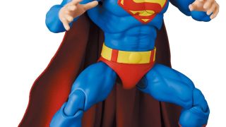 MAFEX TDKR Superman 008
