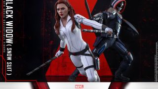 Hot Toys Black Widow Snow Suit 012