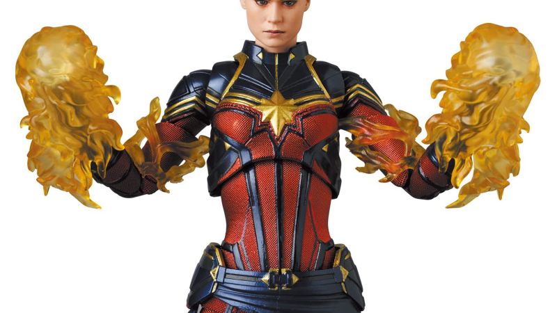 MAFEX Endgame Captain Marvel 006