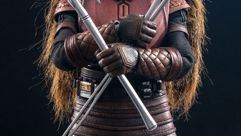 Hot Toys The Armorer 001