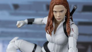 SH Figuarts Black Widow Snow Suit 005