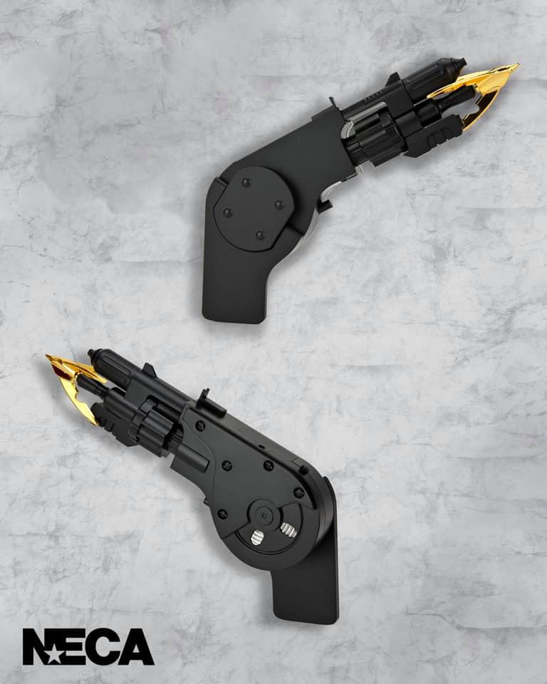 https://www.toyark.com/wp-content/uploads/2021/08/Batman-1989-movie-grapnel-launcher-replica-NECA-2.jpg