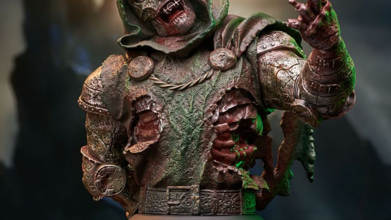 Marvel Zombies Dr Doom Bust 001