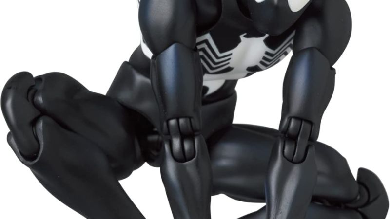 MAFEX Black Suit Spider Man 005