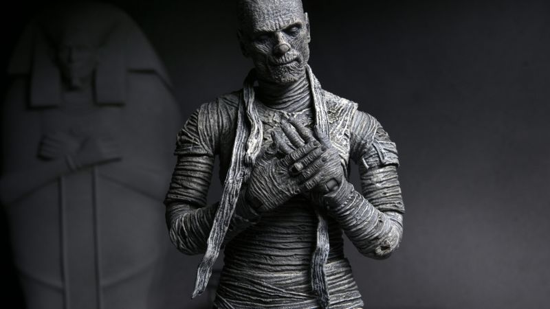 NECA Mummy BW 001