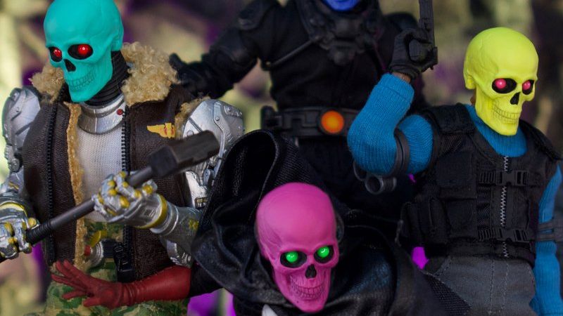 Mezco one 12 collective neon nightmare skull set