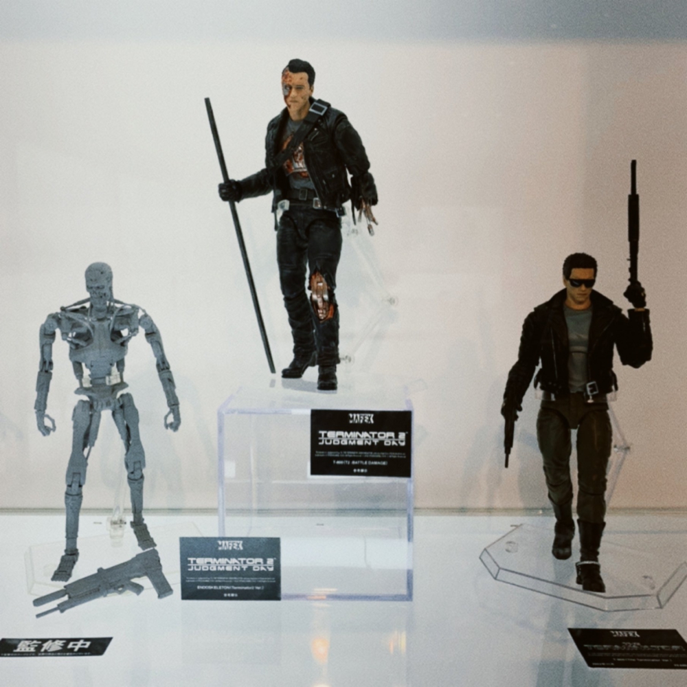 Wifi terminator. Т800 MAFEX. MAFEX Terminator. Терминатор комиксы. Medicom no.206 MAFEX эндоскелет (т2 ver.).