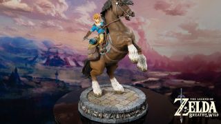 Breath of the Wild Link on Horseback 009