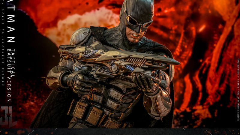 ZSJL Tactical Suit Batman Hot Toys 016