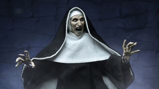 NECA Ultimate Nun Valak 012