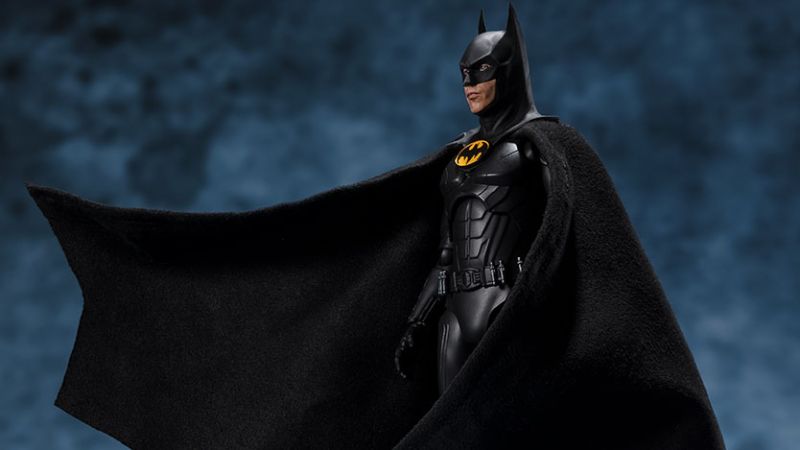 SH Figuarts Flash Movie Keaton Batman 004