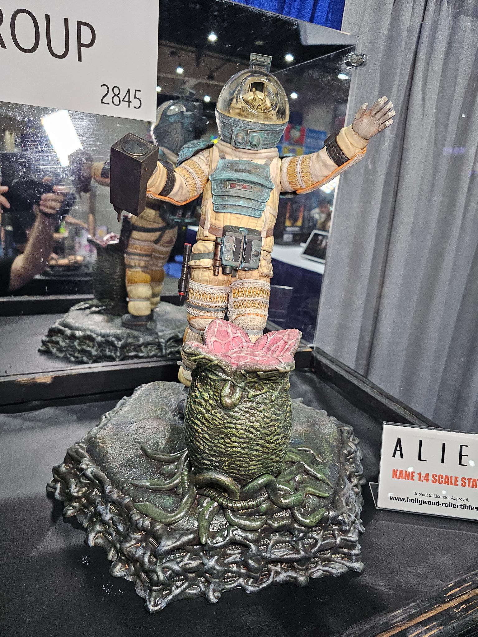 Get Ready To Be Amazed! Predator Badlands Dek Statue At Sdcc! - 14qqnct