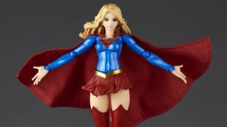 Revoltech Supergirl 002