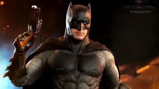 Hot Toys Batman V2 BvS 001