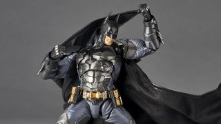 Revoltech Arkham Knight Batman 012