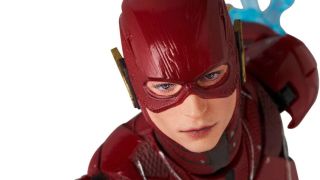MAFEX Justice League Flash 005