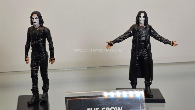 SDCC24 Preview Night Mezco 5 Points and MDS 017