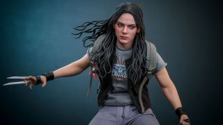Hot Toys X 23 Figure 011