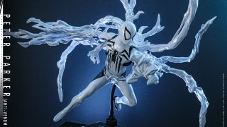 Hot Toys Anti Venom Peter Parker 03