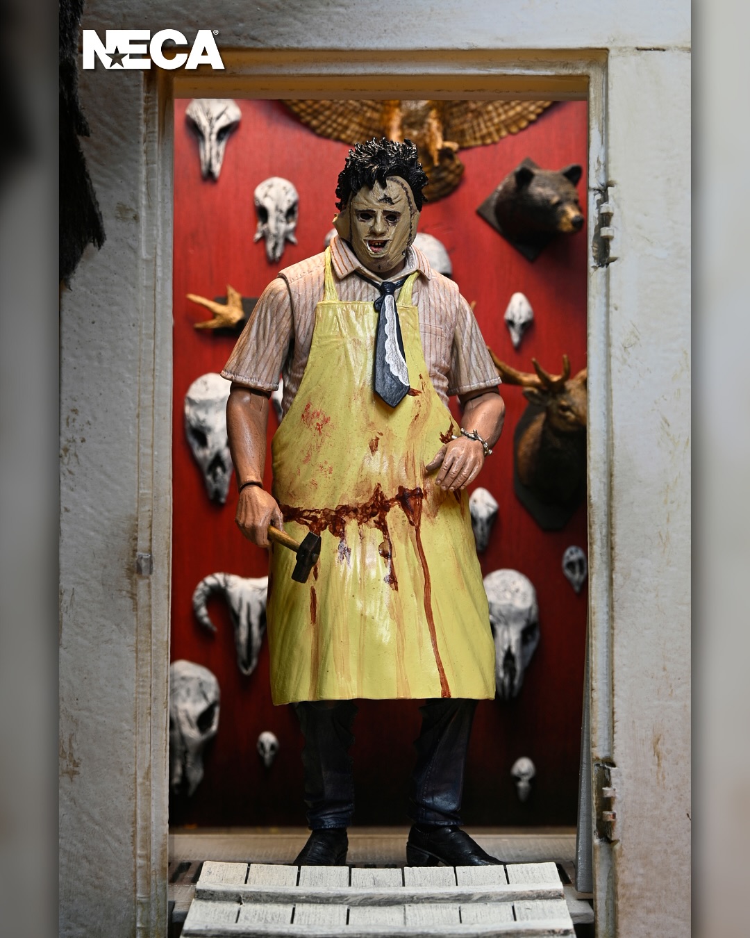 Texas Chainsaw Massacre Leatherfaceフィギュア Amazon.com: McFarlane Toys Movie Maniacs Series 1 Action