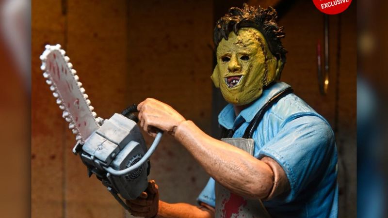 NECA Texas Chainsaw 50th Poster Leatherface 003