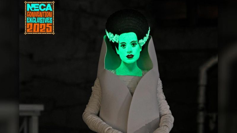 NECA SDCC25 Bride of Frankenstein 002