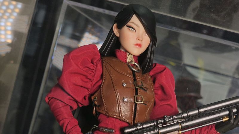 extreme finale / ashley wood　アシュレイ・ウッド LUV Limited Edition presents: UNEARTHED UNKNOWN GIANT ROBOT