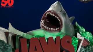 McFarlane Jaws Statue 005