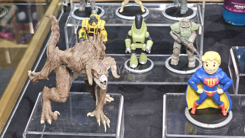SDCC25 Syndicate Collectibles 003
