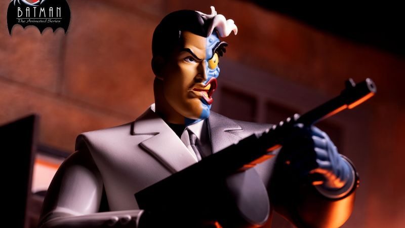 Mondo Batman TAS Two Face LE 009